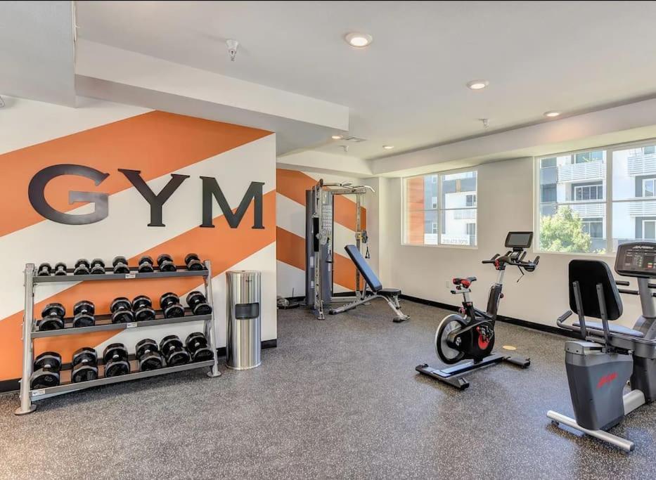 2 Bdr W Balcony In Heart Of Hollywood * Los Angeles